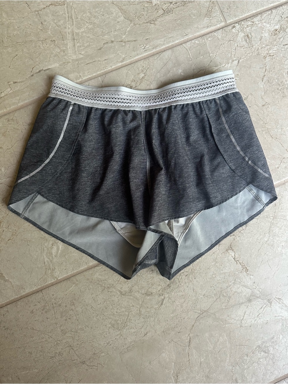 Lululemon lined shorts 4 inside pockets running swim workout grey